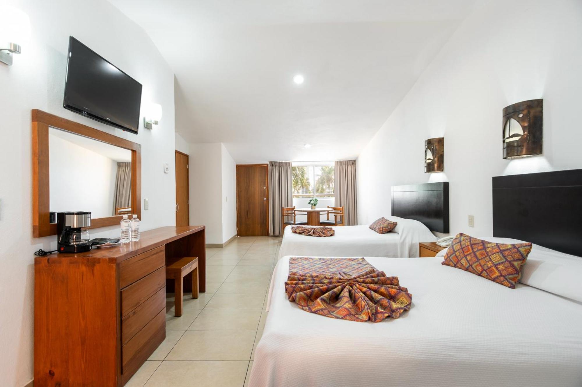 Costa De Oro Beach Hotel Mazatlan Oda fotoğraf